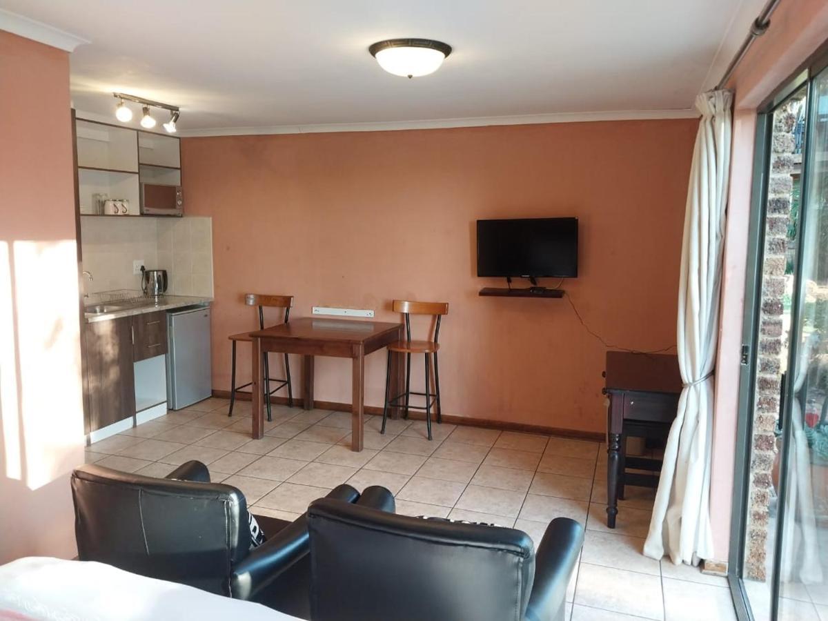 Kwena Maribane Lodge Bronkhorstspruit Buitenkant foto